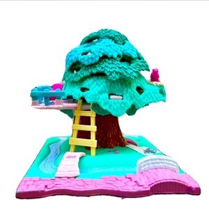 Vintage 1994 Bluebird Polly Pocket Tree House (1/2 Figurines)
